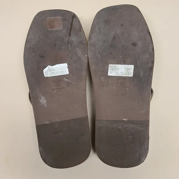 SCHUTZ Silver Slide Sandals with Modern Design - Picture 9 of 10